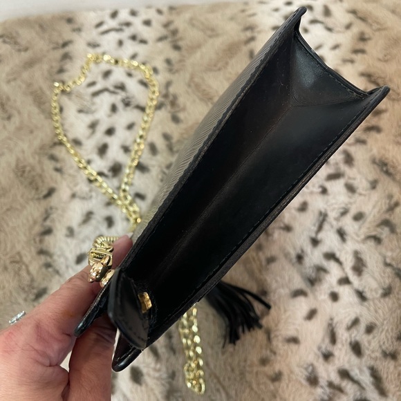 LOUIS VUITTON BLACK EPI LEATHER CLUTCH CONVERSION TO CROSS BODY BAG - Picture 8 of 17